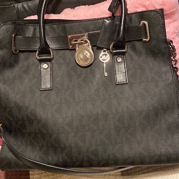 Michael Kors oversized, black with all silver hardware, handles and long strap - Picture 11 of 14